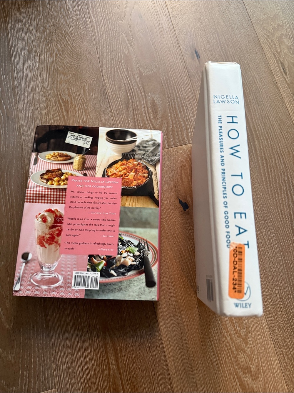Nigella Lawson Cookbook Bundle - Picture 2 of 2